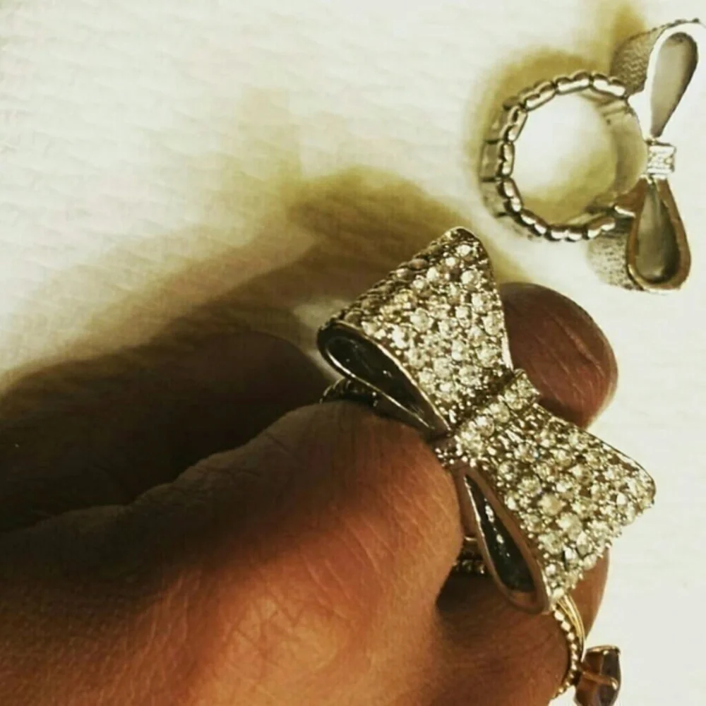 Rhinestoned Silver Tone Bow Stretchy Ring